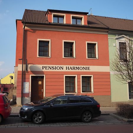 Pension Harmonie -Self Check-In Kolín Exteriör bild